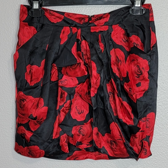 Bebe Floral Mini Skirt/size 0 - Picture 1 of 11
